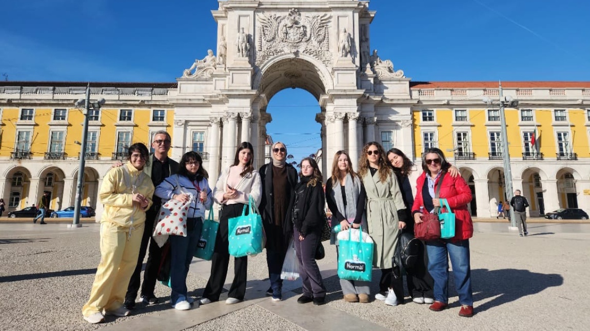 DIGITAL TRANSFORMATION IN EDUCATION(PORTUGAL)