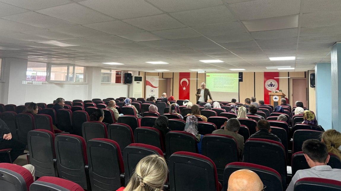 YKS VELİ TOPLANTISI GERÇEKLEŞTİRİLDİ